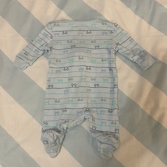 Disney - set of 2 newborn (0 mo/0-3 mo) footed cotton Mickey Mouse sleepers. - Picture 3 of 6
